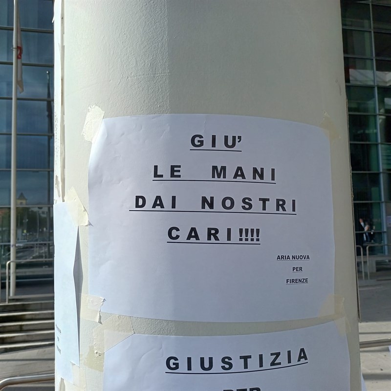 La manifestazione davanti a Careggi