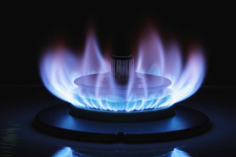 La fiamma arancione nei fornelli non è un buon segno (www.okmugello.it)