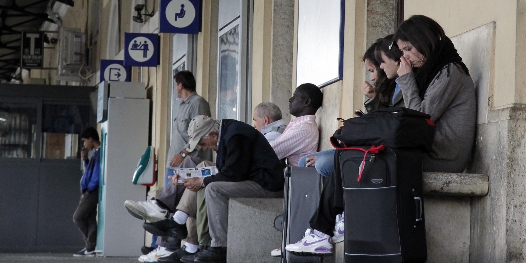 24 ore di sciopero treni - Difficoltà per gli spostamenti