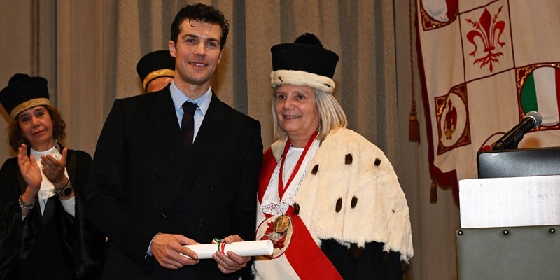 Roberto Bolle riceve la laurea honoris causa dall’Università di Firenze