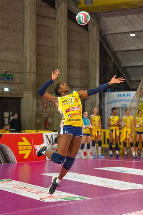 La schiacciatrice dell’Imoco Volley Conegliano Miriam Sylla (17).
