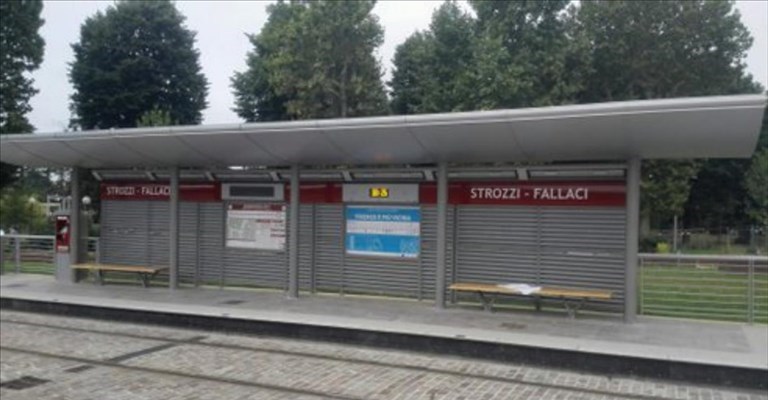 la fermata della tramvia Fallaci - Strozzi