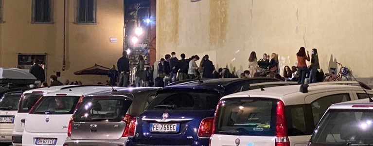 Piazza Santo Spirito alle 17.00