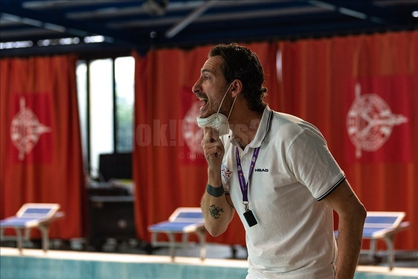 Il coach della Rari-Nantes Florentia Luca Minetti.