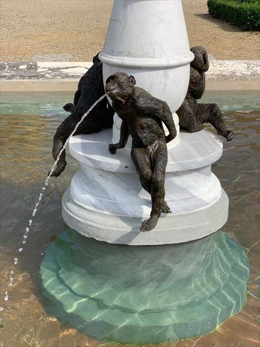 la fontana delle scimmie a nuova vita restituita