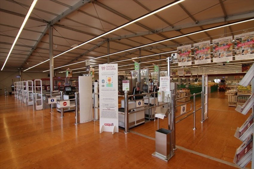 Il nuovo negozio temporaneo.