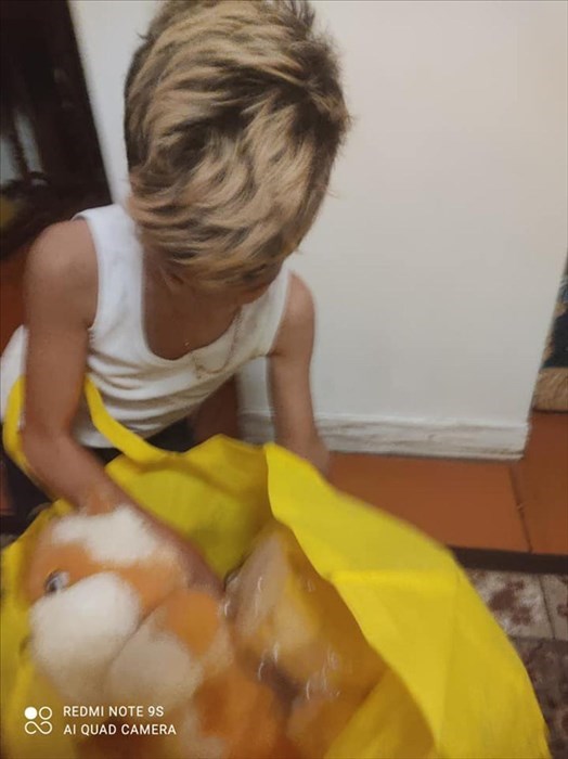 Jacopo confeziona i doni