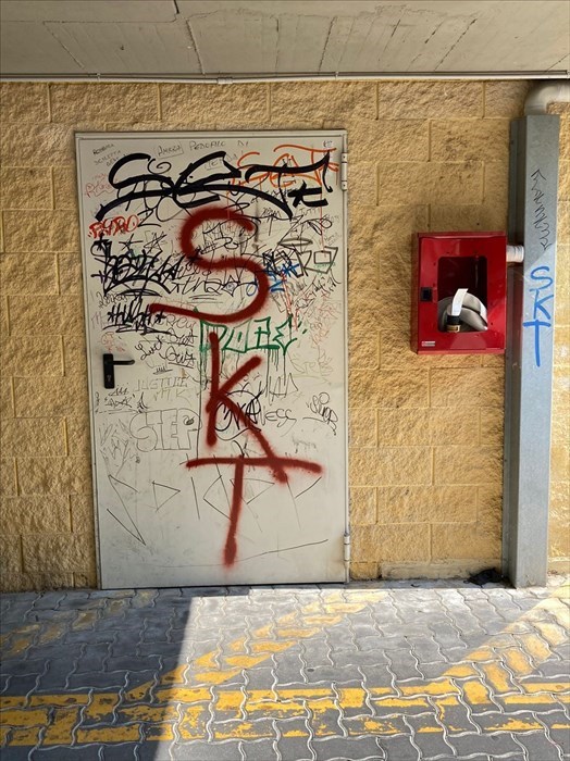 parcheggio via Gramsci