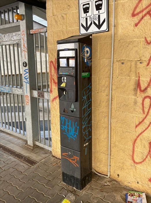 parcheggio via Gramsci