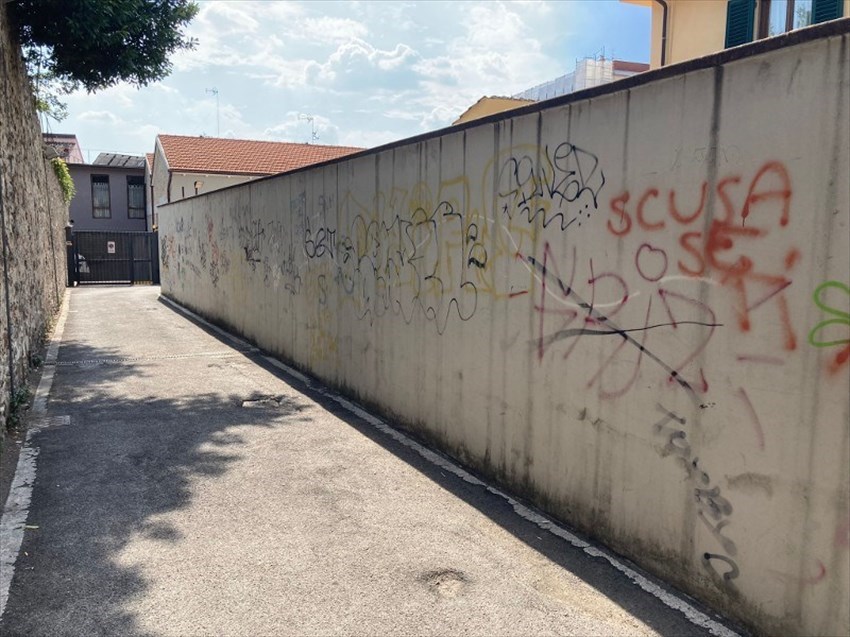 parcheggio via Gramsci