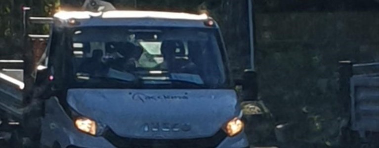 viale Poggi in contromano