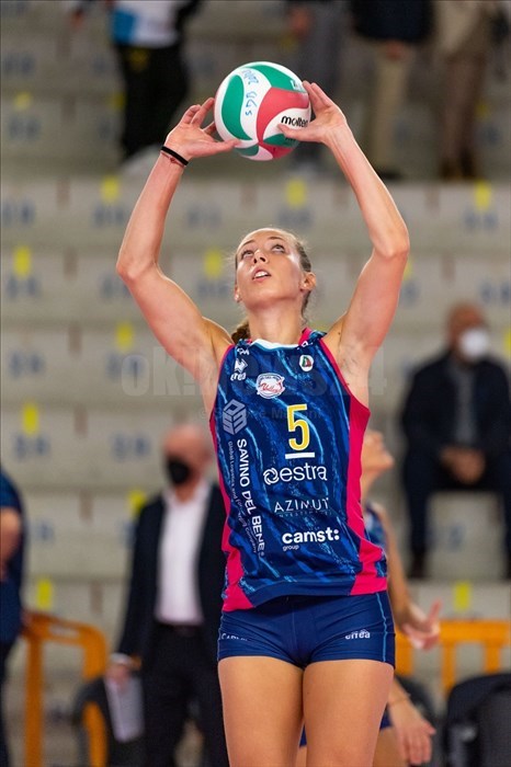 La palleggiatrice della Savino del Bene Scandicci Ofelia Malinov (5).