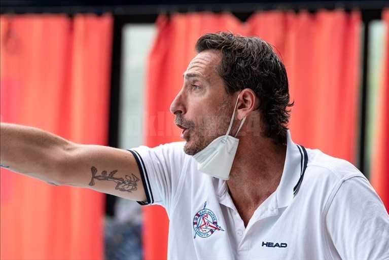 Il coach della Rari-Nantes Florentia Luca Minetti.