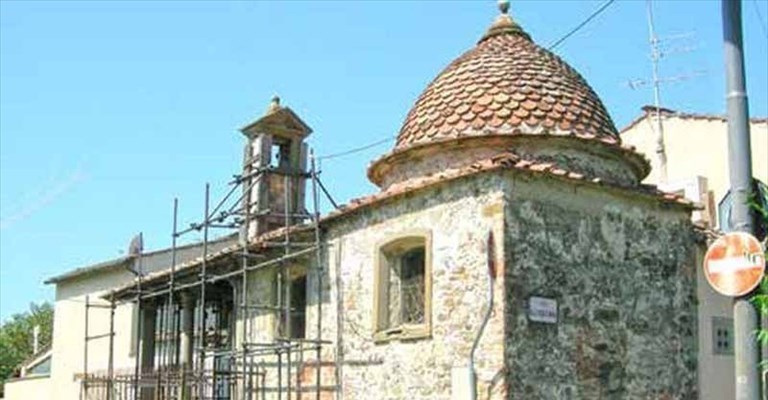 lo stato di degrado dell'Oratorio dei Bianchi