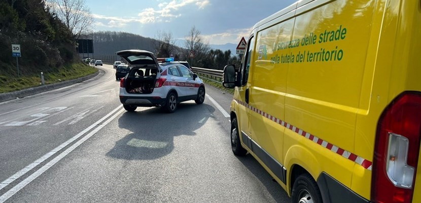 Tamponamento alla rotonda de Le Maschere. Disagi al traffico questa mattina