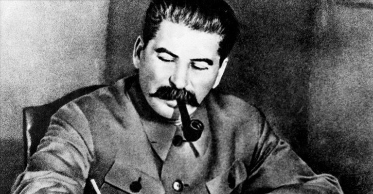 Muore Josep Stalin