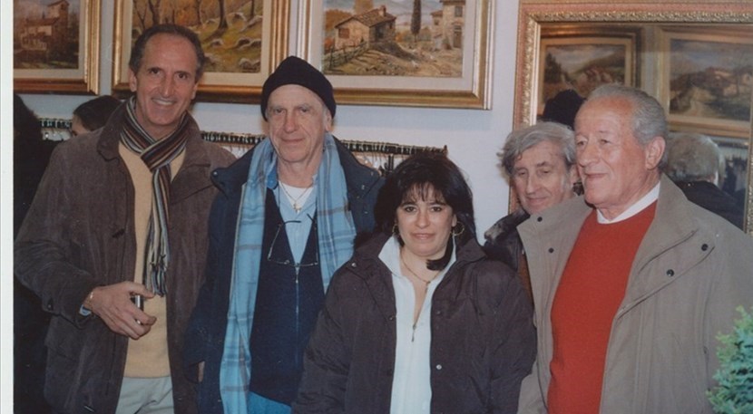 Foto 2. Mario Paladini, primo a destra, con altri artisti