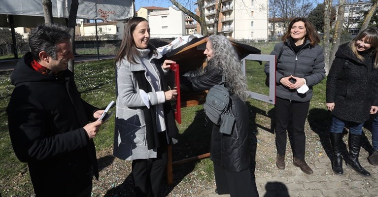 Nuova casetta dei libri a Ponte a Greve