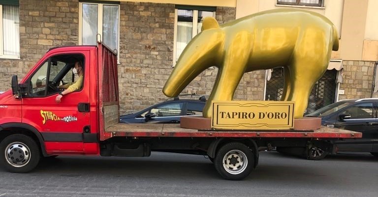 il tapiro in giro a Firenze