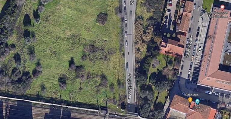 la grande area verde abbandonata piena di rifiuti del Gignoro