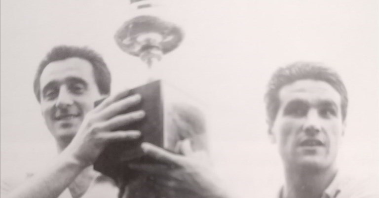 Con Enzo Robotti mentre solleva la Coppa Italia 1961