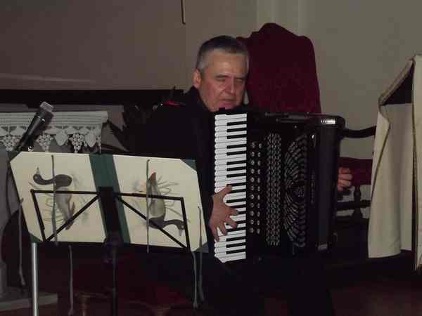 La fisarmonica di Battiston in concerto a Ronta. Cronaca della serata