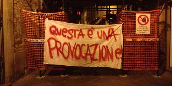 Borgo e lo striscione alla torre. Scoppia la polemica (e la denuncia)...