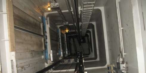 Ascensore 'impazzito' al Cto. Giù 4 piani poi frenata brusca