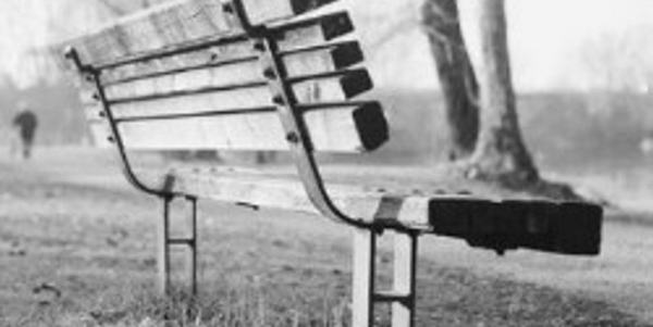 Sesso sulla panchina. Coppia di turisti australiani denunciata