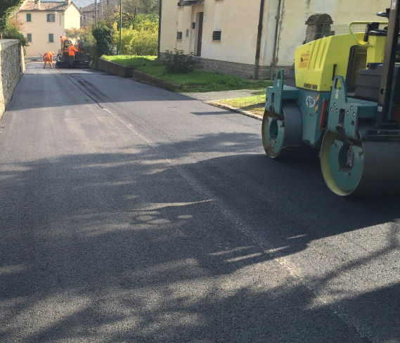 Marradi: nuovo asfalto nelle frazioni di Lutirano, Popolano e Sant’Adriano