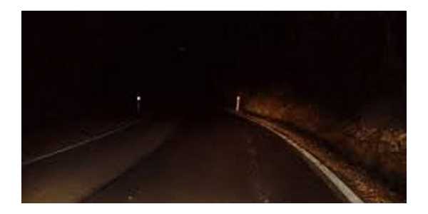 Ragazzi in strada senza luci. Nuova segnalazione