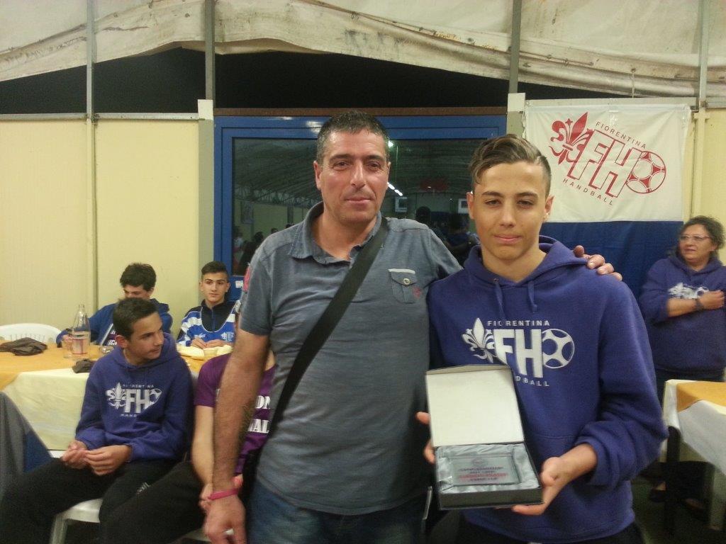 capocannoniere U14-16M Alberto Fratini premiato da Giampiero Cecchini