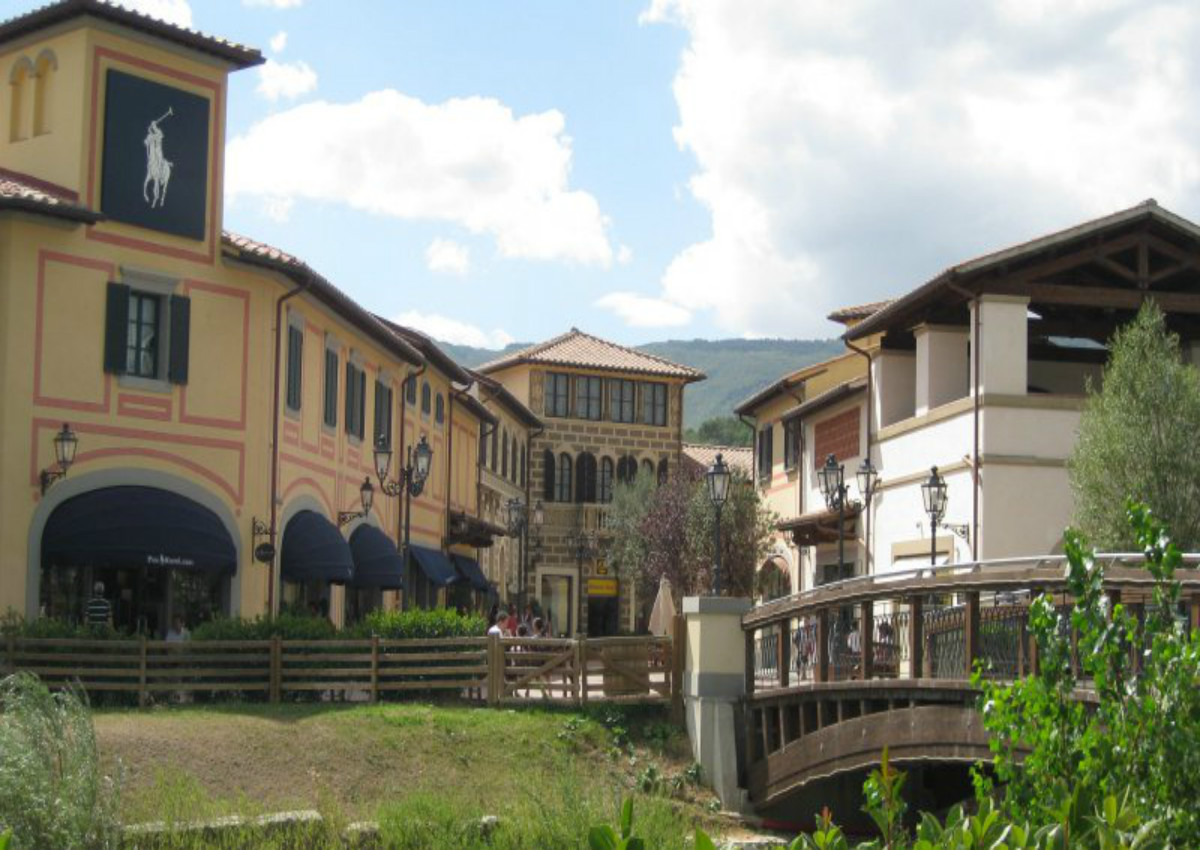 Outlet, interviene la Cgil: Precariato e Voucher: luogo di occupazione debole