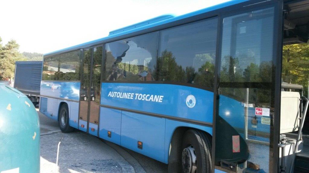 Vandali a Rufina danneggiato un altro bus