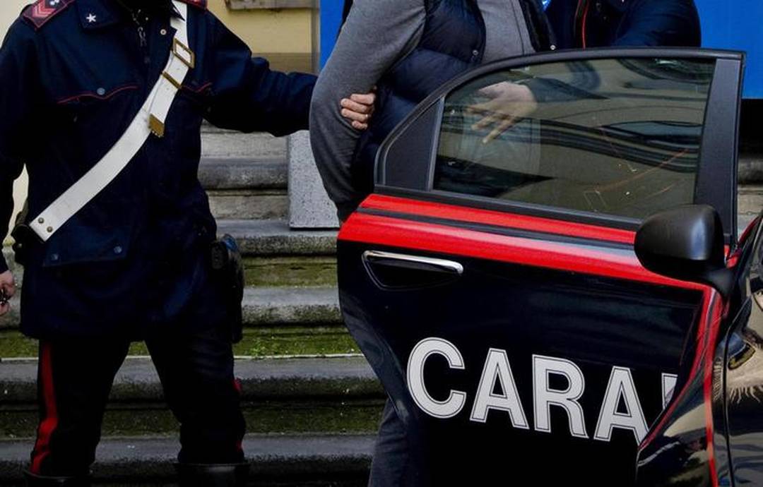 Tentato omicidio a Barberino: investe per tre volte la cognata
