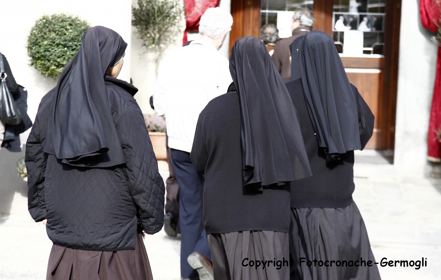 Rubano nel convento. Suora 80enne reagisce e cerca di bloccare i ladri