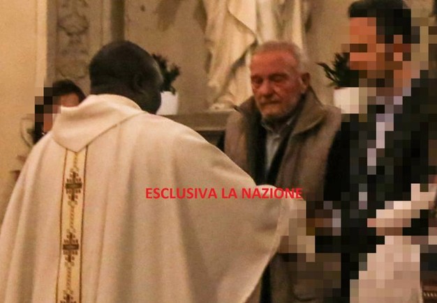 Fiesoli 'chierichetto'. Le foto choc de La Nazione e il 'passo falso' del parroco