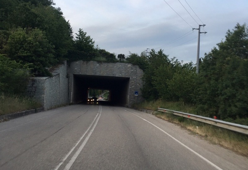 Campomigliaio. Nella galleria funziona solo una lampada...