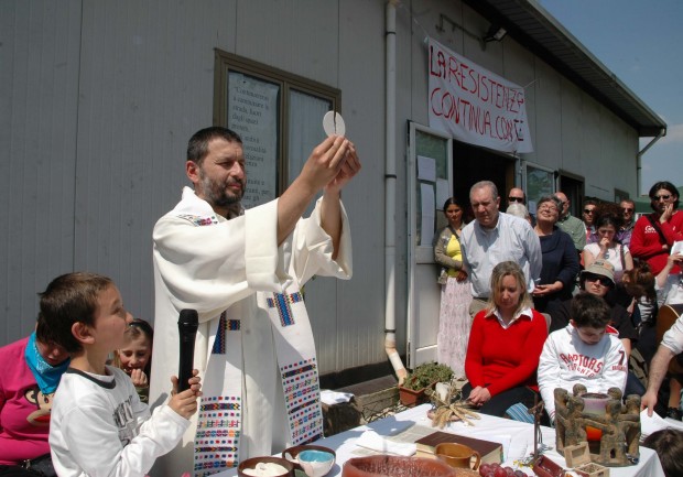 Atto di denuncia di preti e religiosi nei confronti della politiche del Ministro dell'Interno