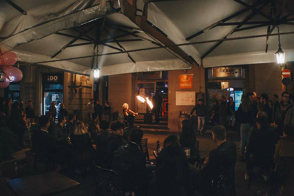 Il Caffè L'Orologio cambia gestione. I saluti di Ilaria