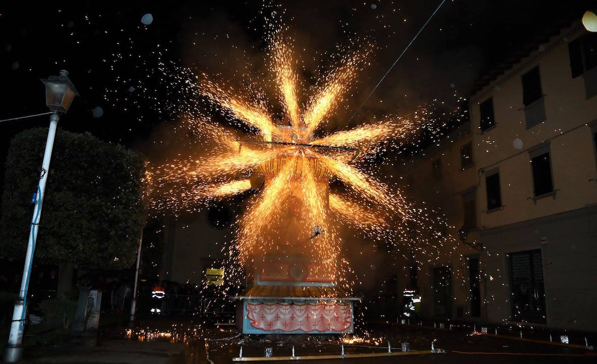 Sabato l'82esimo Scoppio del Carro a Rufina