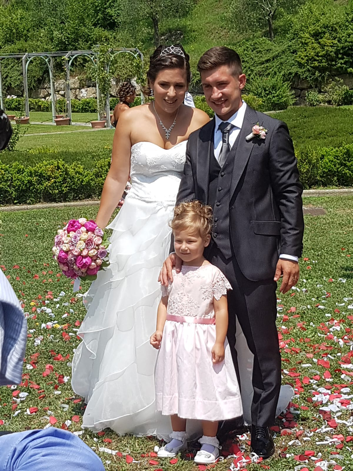 Sposi. Tanti auguri a Claudio, Linda ed Emma