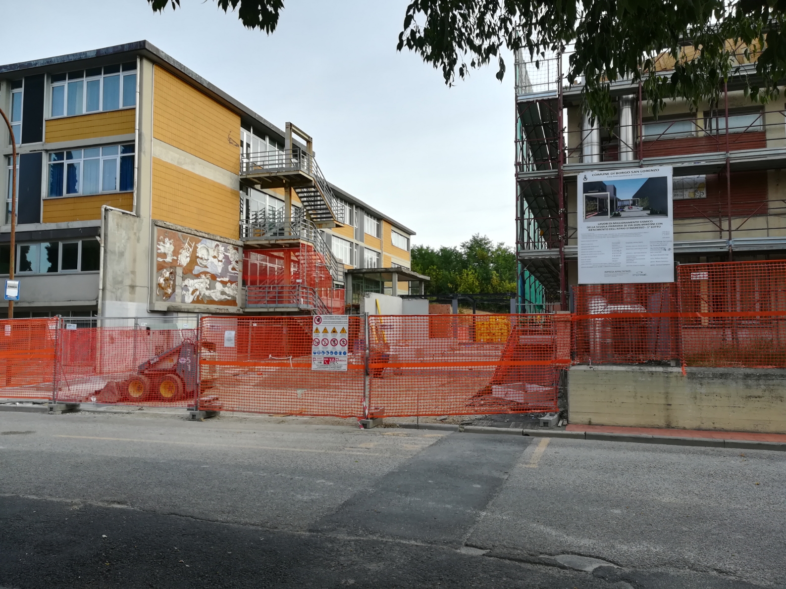 Scuole Borgo. Punto sui lavori. A ottobre il nuovo atrio delle medie