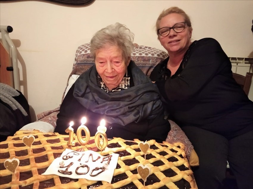 Gli auguri a nonna Gina