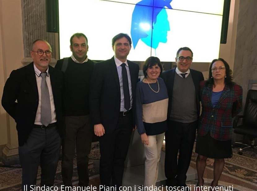 Il SIndaco di San Godenzo Emanuele Piani assieme a gli altri sindaci toscani al Ministero per i Beni e le Attività Culturali scelti per 700 anni della morte di Dante Alighieri