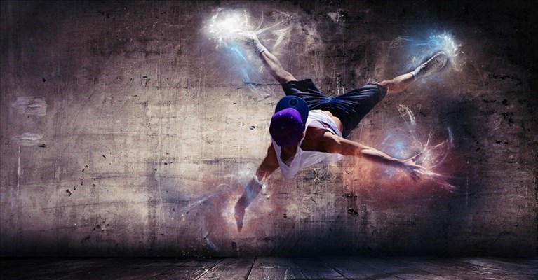 Ballerino di hip hop in strada