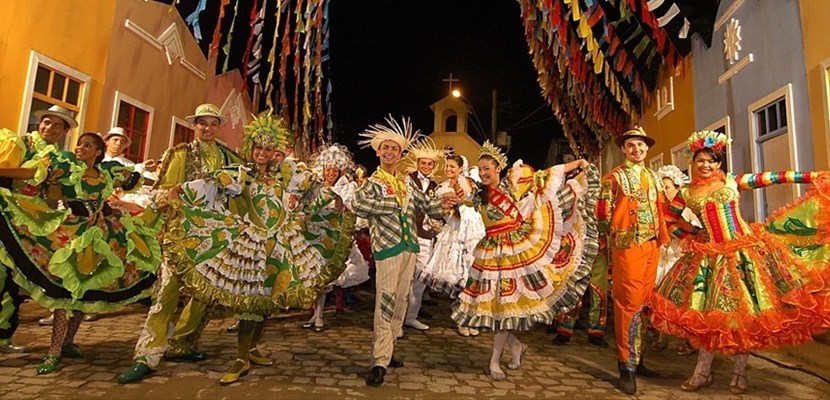 I gruppi stranieri sfilano all'Isolotto