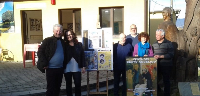 Da sx; Fabrizio Scheggi, l’ass. Sandra Pieri, rappresentante del circolo IL CISTIO, sindaco di Vicchio Carlà Campa, Sabrina Valentini e il pres. dell’Ass. degli Artisti Giuliano Paladini