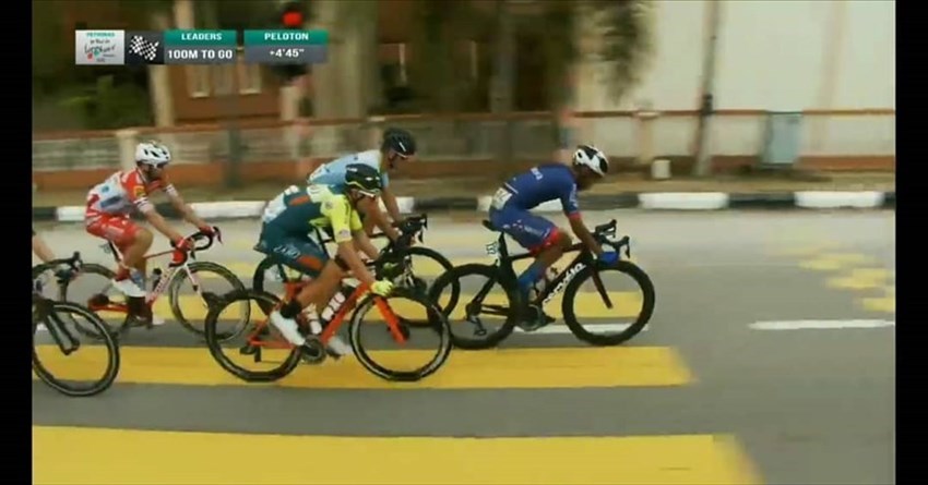 Ciclista di Rufina Alessandro Iacchi in gara in Malesia