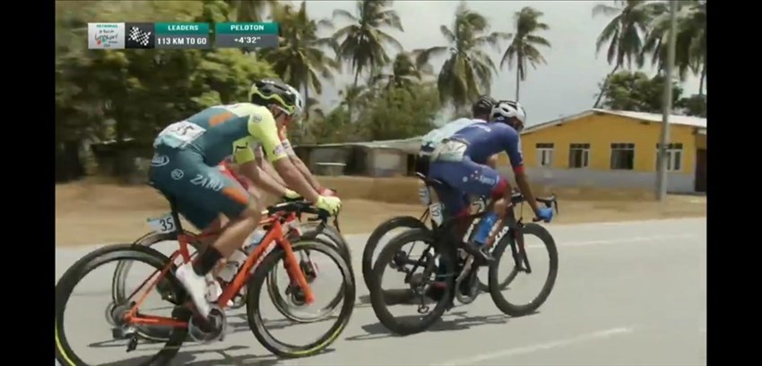 Ciclista di Rufina Alessandro Iacchi in gara in Malesia